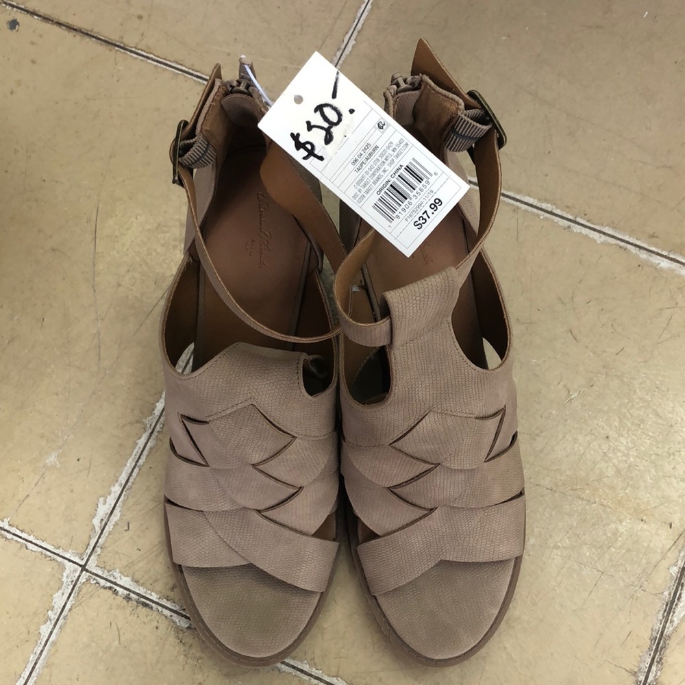 Women’s shoes